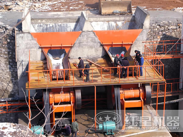 顎式破碎機安裝現(xiàn)場