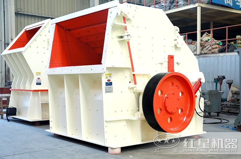 油電兩用的CI反擊式破碎機 油電兩用的CI反擊式破碎機