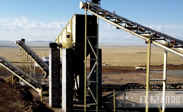 振動(dòng)篩沙機(jī)還是可移動(dòng)的好，流動(dòng)作業(yè)隨時(shí)轉(zhuǎn)場(chǎng)
