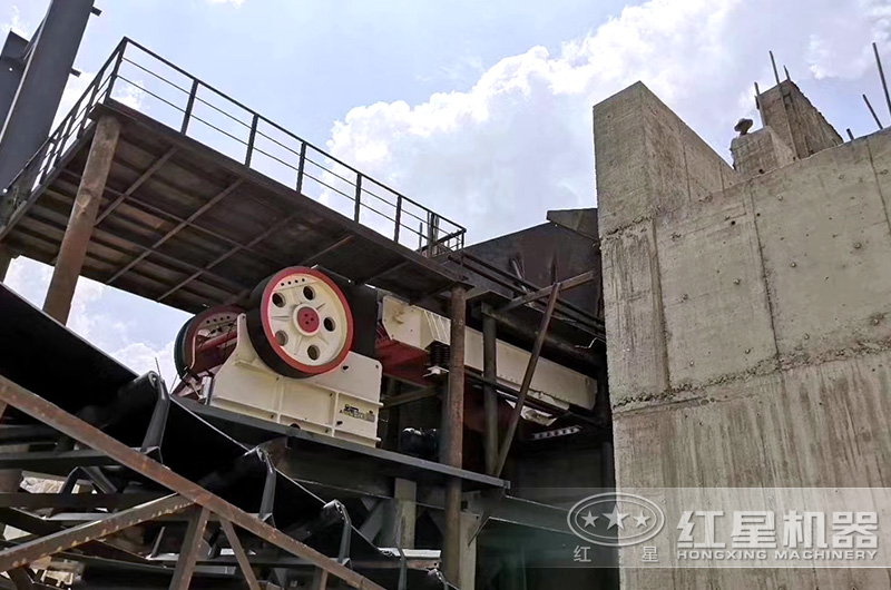 鄂式碎石機(jī)常用作礦石破碎的粗碎 鄂式碎石機(jī)常用作礦石破碎的粗碎