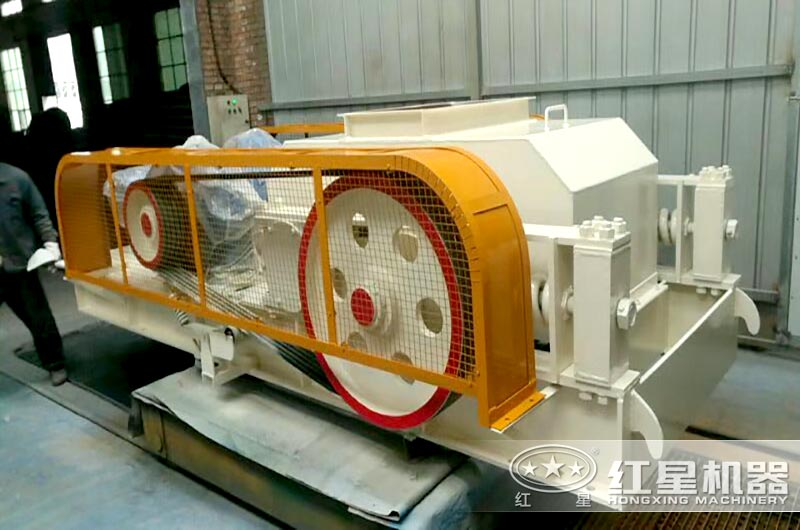 1200狼牙對輥機(jī)現(xiàn)場實拍_全液壓對輥制砂機(jī)多少錢