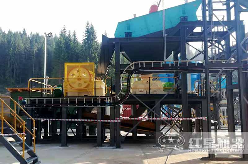 1200狼牙對輥機(jī)現(xiàn)場實拍_全液壓對輥制砂機(jī)多少錢