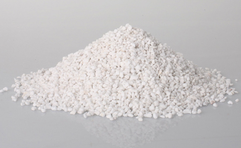 珍珠巖粉碎后有哪些用途？需要哪些設(shè)備？