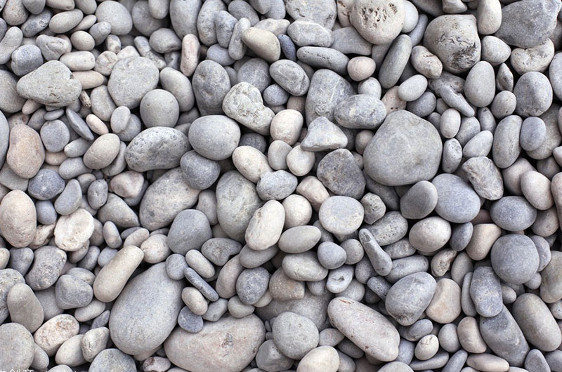 沖擊破能破卵石嗎？1小時產(chǎn)量多少噸？