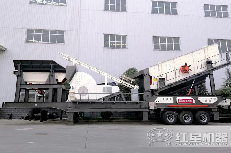 移動(dòng)式重錘破碎機(jī)廠區(qū)實(shí)拍圖 移動(dòng)式重錘破碎機(jī)廠區(qū)實(shí)拍圖