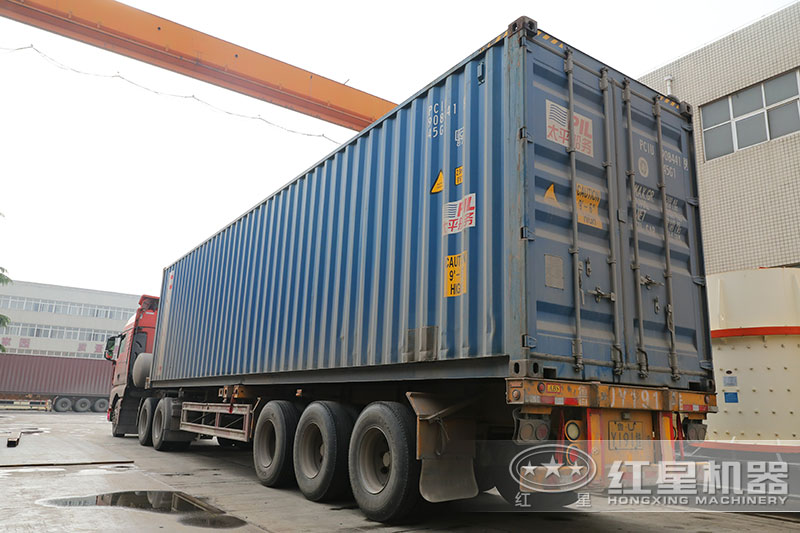紅星機(jī)器錘式打砂機(jī)價(jià)格實(shí)惠，集裝箱發(fā)貨