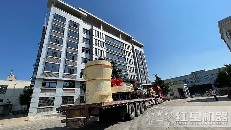 粉煤灰生產(chǎn)線(xiàn)發(fā)貨現(xiàn)場(chǎng)