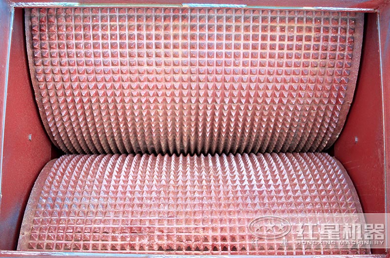 對輥式破碎機(jī)多少錢一臺？對輥式破碎機(jī)在生產(chǎn)線中的應(yīng)用