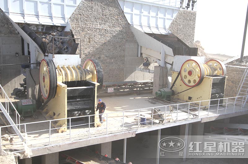 912顎式破石機產(chǎn)量是多少？一臺價格多少錢？